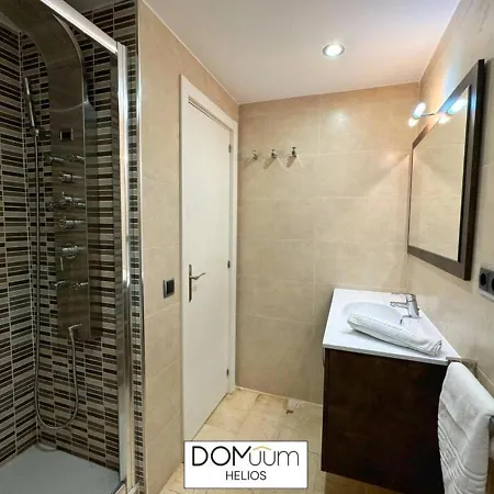 Domuum Holidays - Helios Appartement *